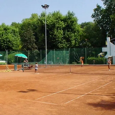 Olaszelmeny Caravans Campingplads *