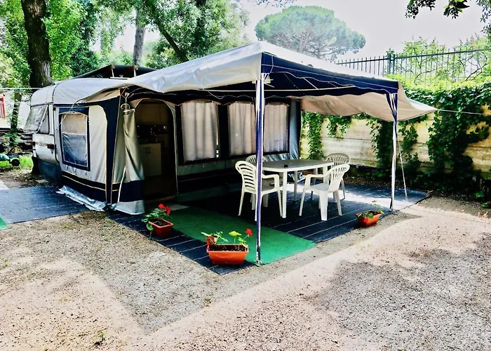 Campsite Olaszelmeny Caravans *